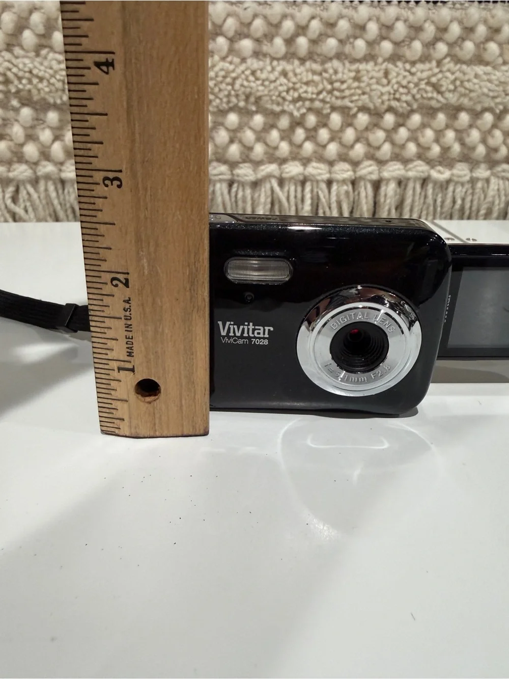 Vivitar VivCam 7028 Compact Black Digital Camera - Not Tested